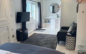 Central Kendal Escape